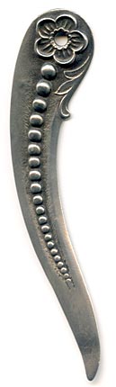 This bookmark was made in the US by Gorham. It is marked with the makers hallmark, sterling and the number 38. It only has one blade with a flower at the top and is one of 33 bookmarks sold in the Autumn 1888 silver catalog. 