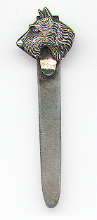  This bookmark was made in the US by an unknown manufacturer. It is marked only Sterling on the back. The top blade has a figure of a Scottie dog. The date is 1900 - 1910. 